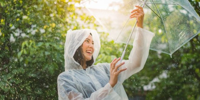 Tips Liburan Musim Hujan yang Aman dan Menyenangkan Dapatkan Pengalaman Tak Terlupakan